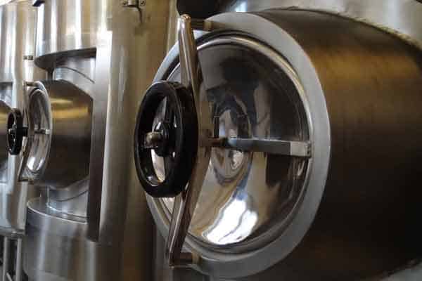 サイダーの発酵と熟成のための機器